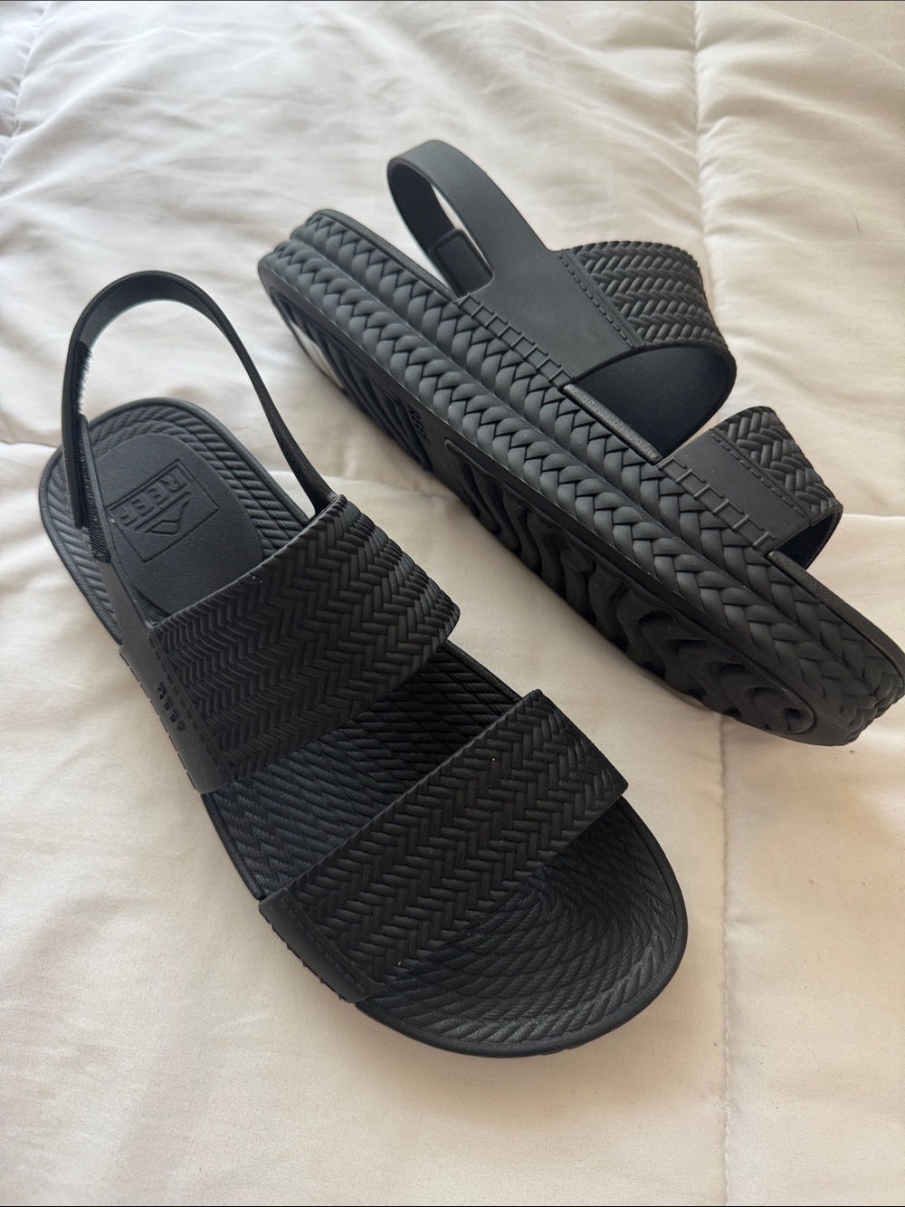NWOT Reef Women’s Water Vista Sandals in Black, Size 9
